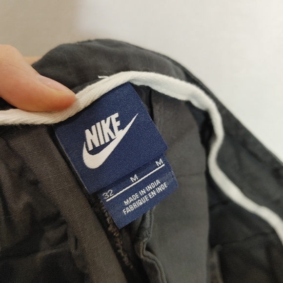 Nike‎ Sportswear Cargo Shorts Slate Gray Khaki Flat Fornt Pockets 32 613644-060 - Picture 6 of 8